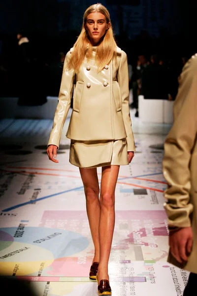 Look 14